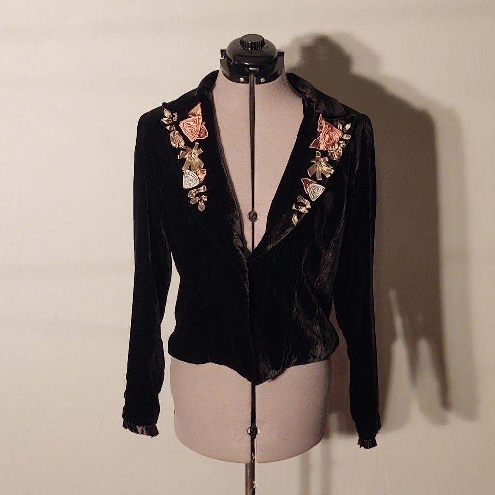 W.D.N.Y Black Velvet Blazer with Floral Ribbon Embroidery Sz 10